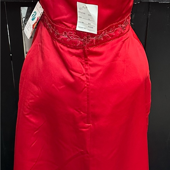 Private Collection sz 10 long red formal dress - Picture 3 of 6